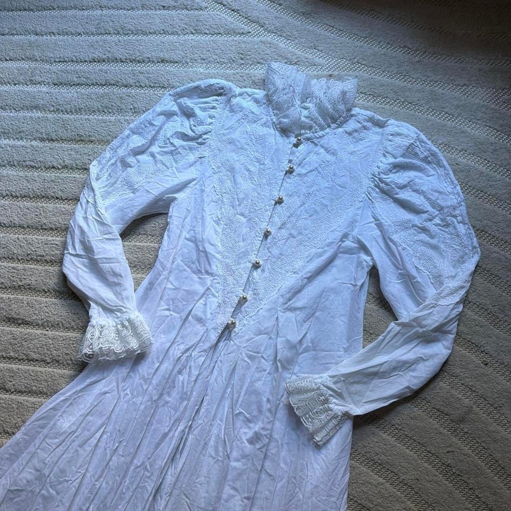 VTG 90s Wild Mint white lace cotton gown  size Small Boho Cottagecore Fairy